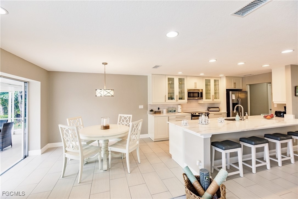 1424 Windsor Court - Photo 11