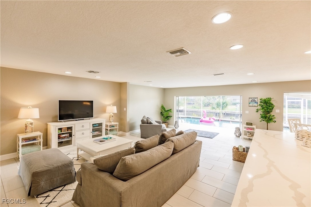 1424 Windsor Court - Photo 5