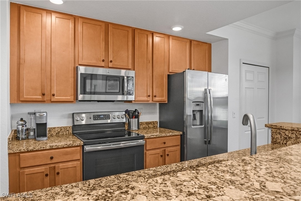 9533 Avellino Way - Photo 20