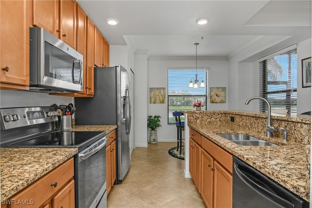 9533 Avellino Way - Photo 18