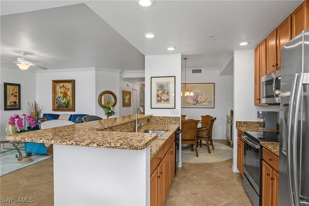 9533 Avellino Way - Photo 22