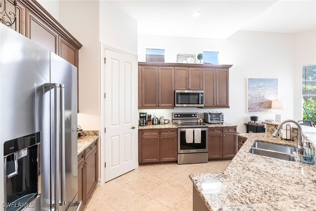 7863 Valencia Court - Photo 13