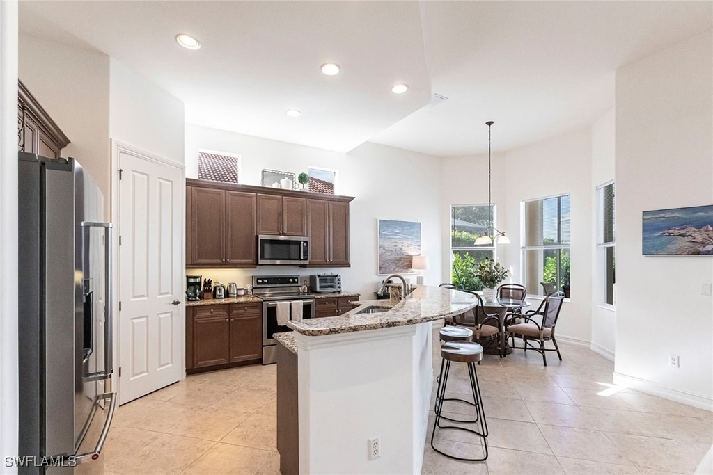 7863 Valencia Court - Photo 14