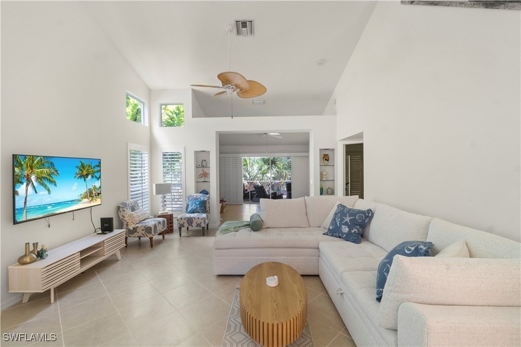 348 Carinosa Court - Photo 0