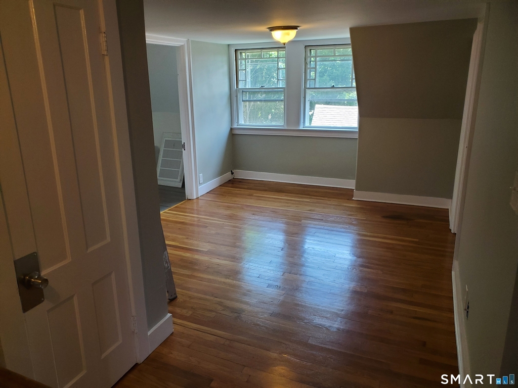 31 Bellevue Street - Photo 2