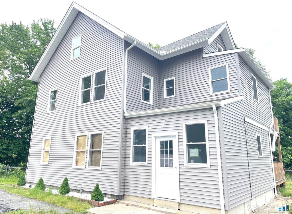 32 Lester Street - Photo 1