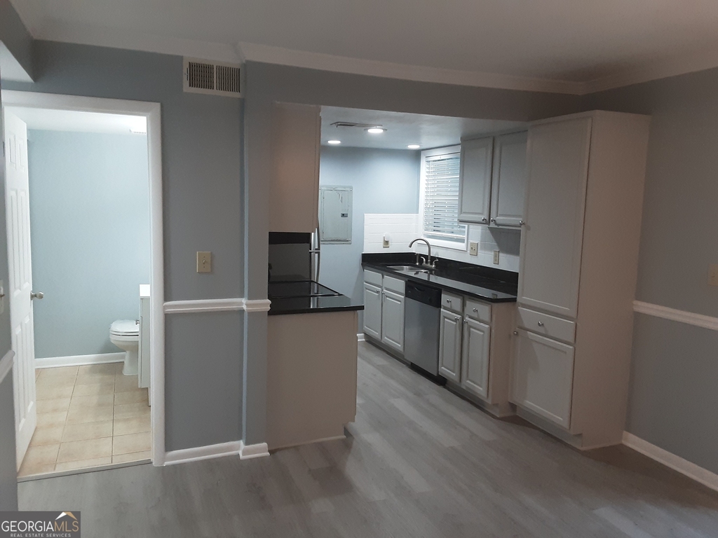 6900 Roswell Road - Photo 1