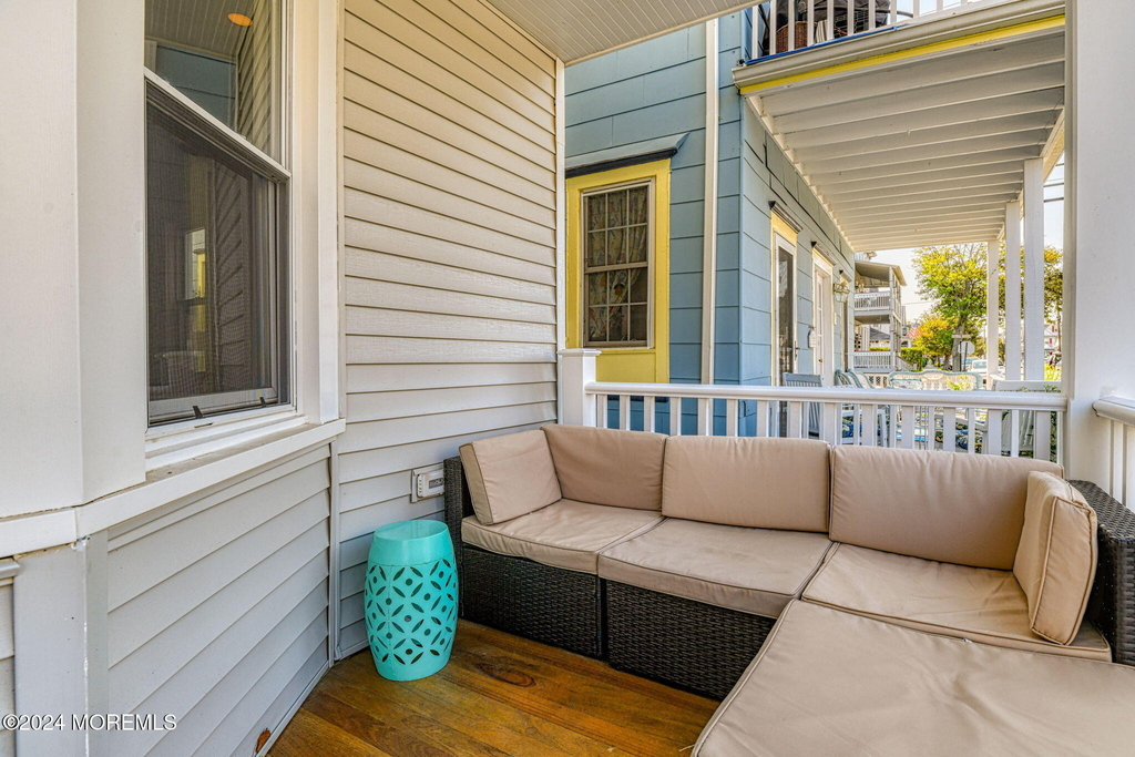 36 Heck Avenue - Photo 4