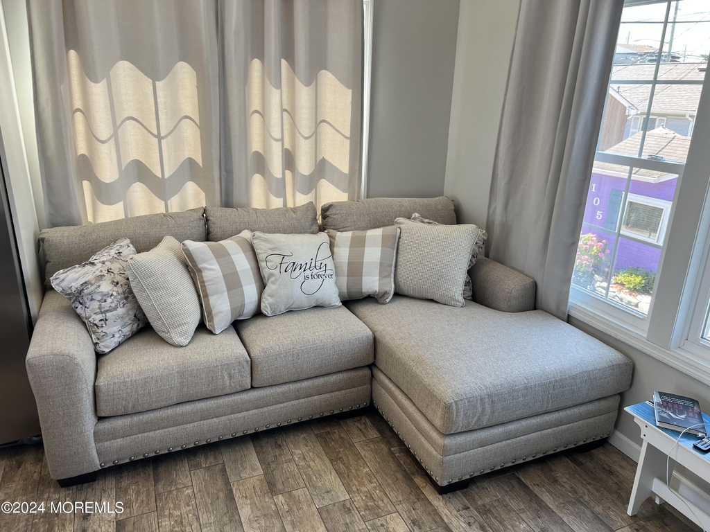 104 W Chadwick Way - Photo 5