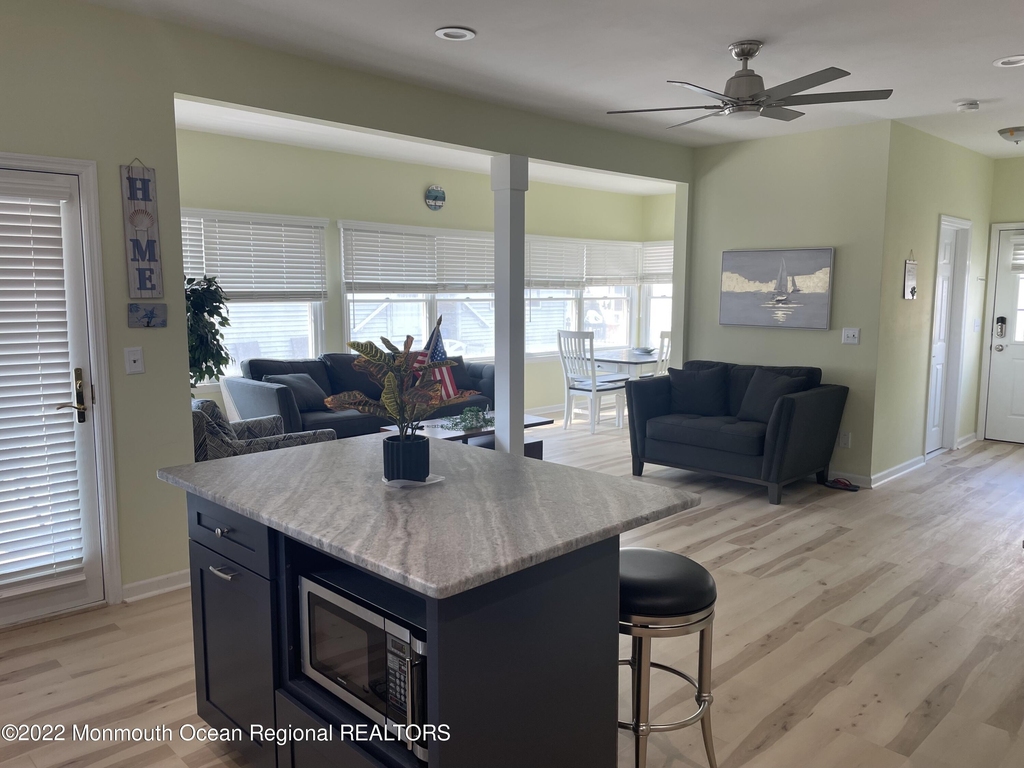 68 E Pacific Way - Photo 3