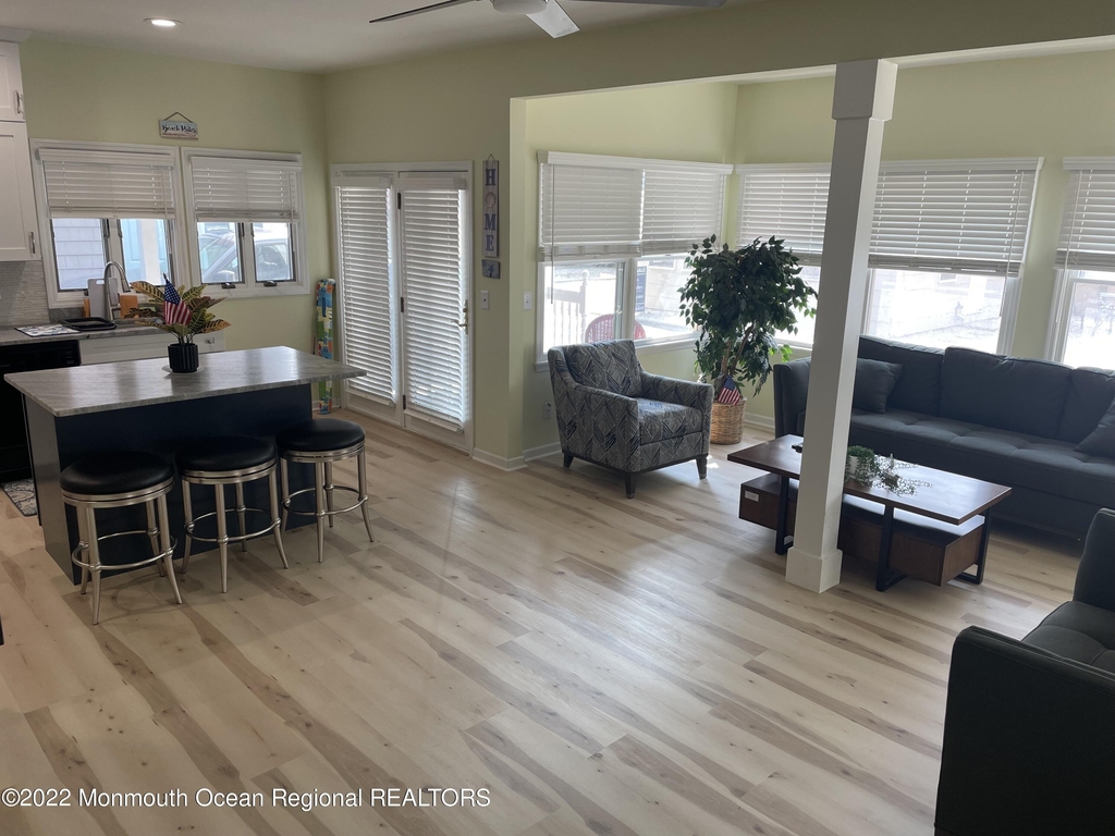 68 E Pacific Way - Photo 2
