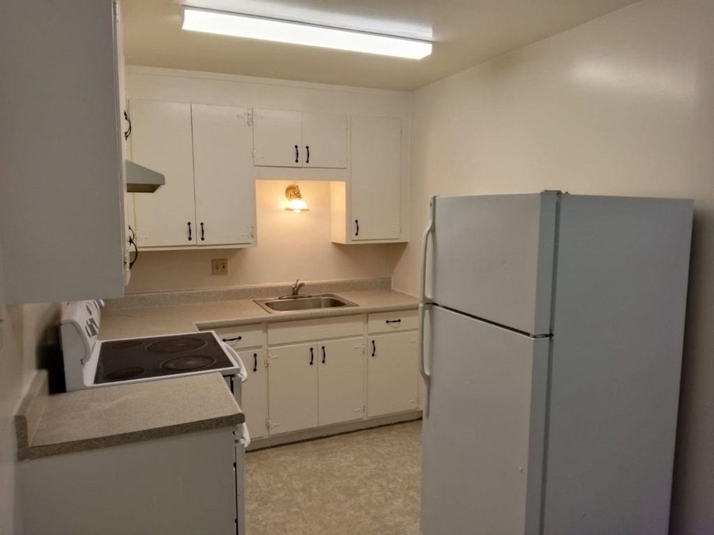 2131 Stanton Ave - Photo 1
