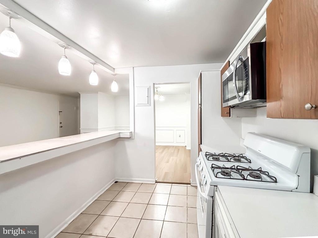 11402 Cherry Hill Road - Photo 6