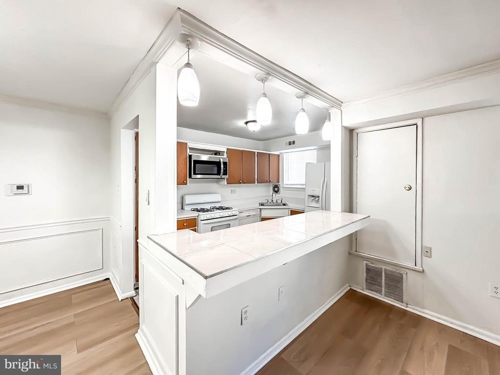 11402 Cherry Hill Road - Photo 16