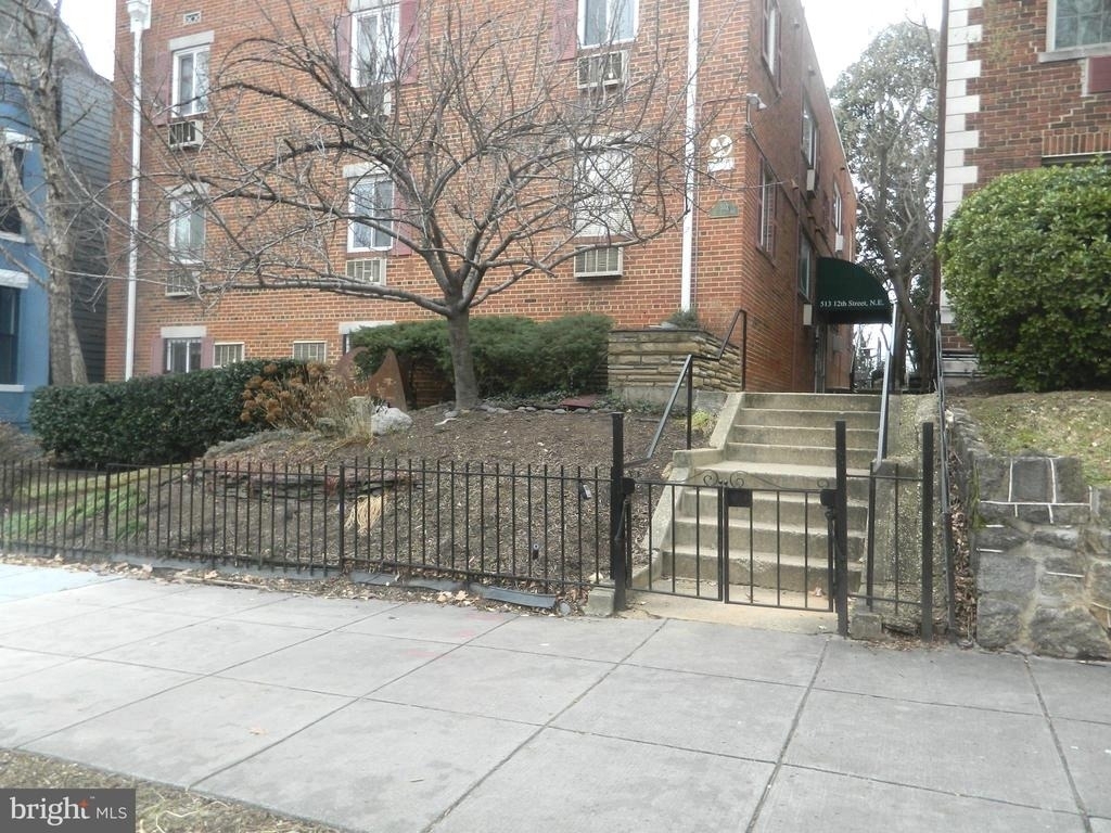 513 12th Street Ne - Photo 0