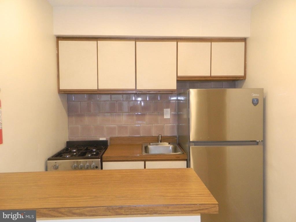 513 12th Street Ne - Photo 2
