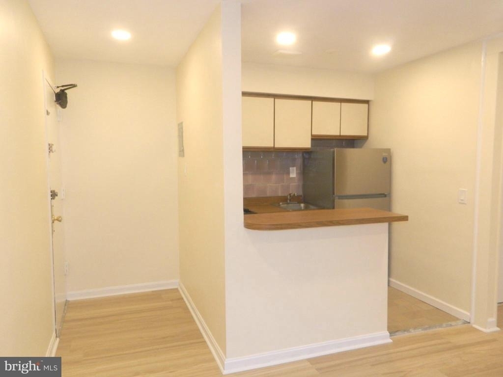 513 12th Street Ne - Photo 8