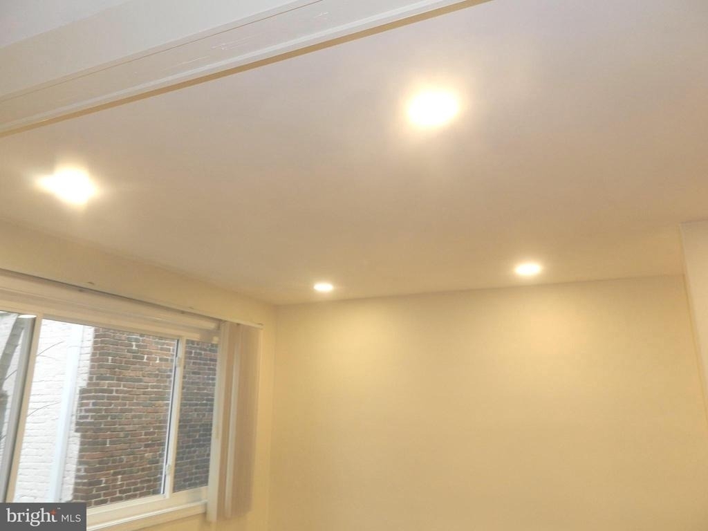 513 12th Street Ne - Photo 10