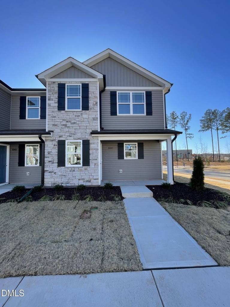 1047 Peony Lane - Photo 0