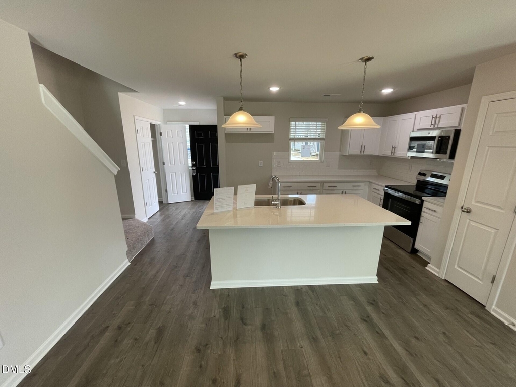 1019 Peony Lane - Photo 4
