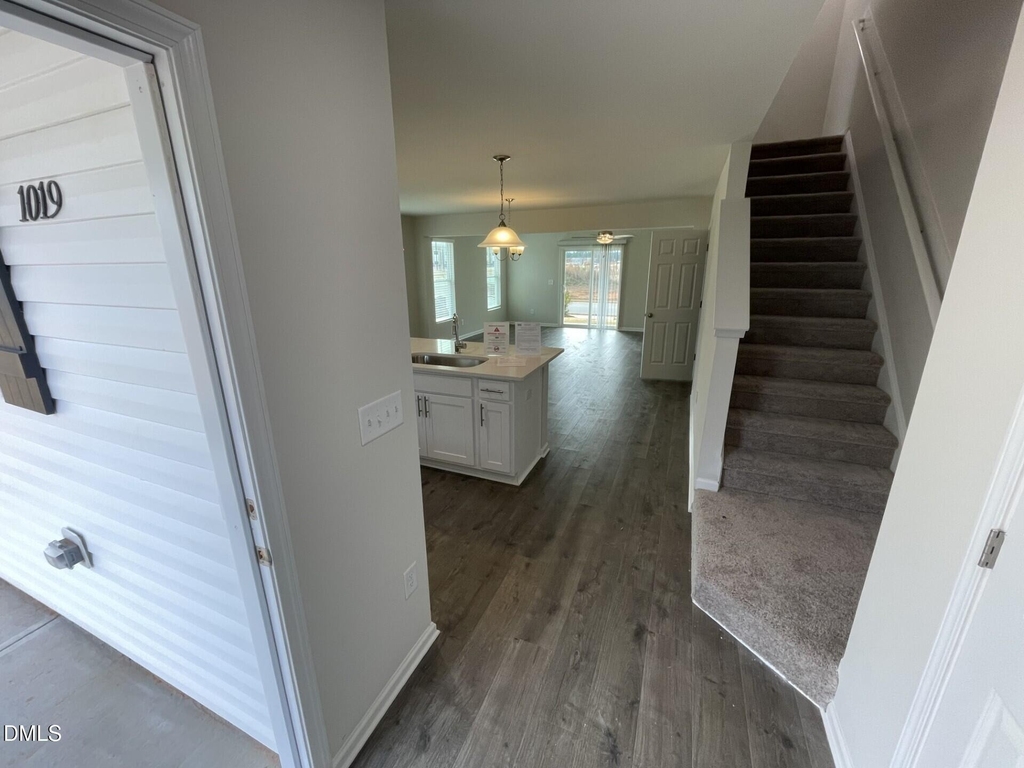 1019 Peony Lane - Photo 3
