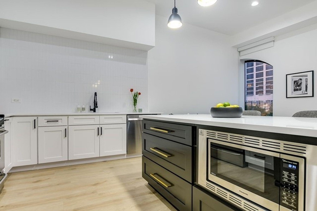 507 Sabine St - Photo 8