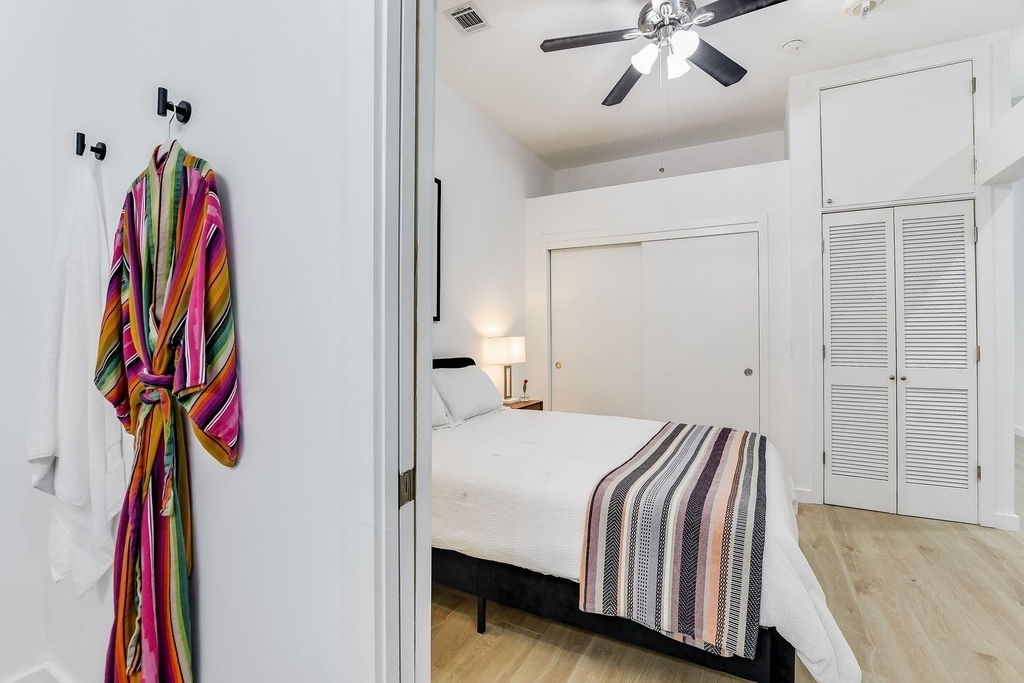 507 Sabine St - Photo 13