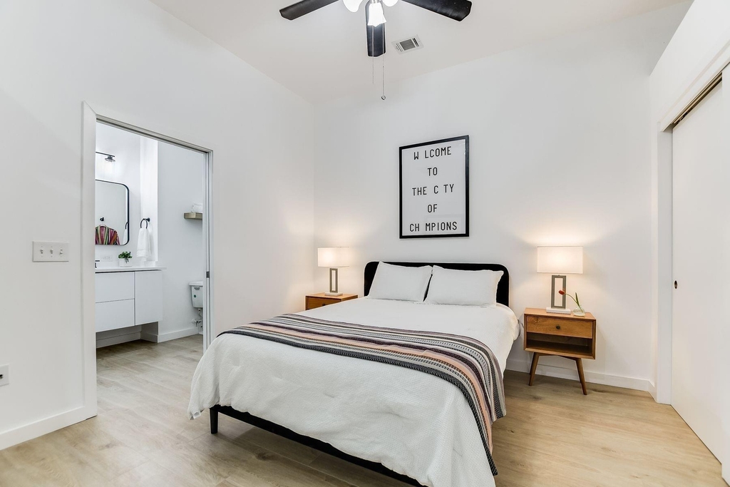 507 Sabine St - Photo 9