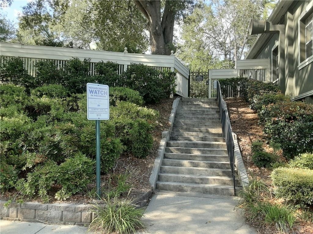 6900 Roswell Road - Photo 18