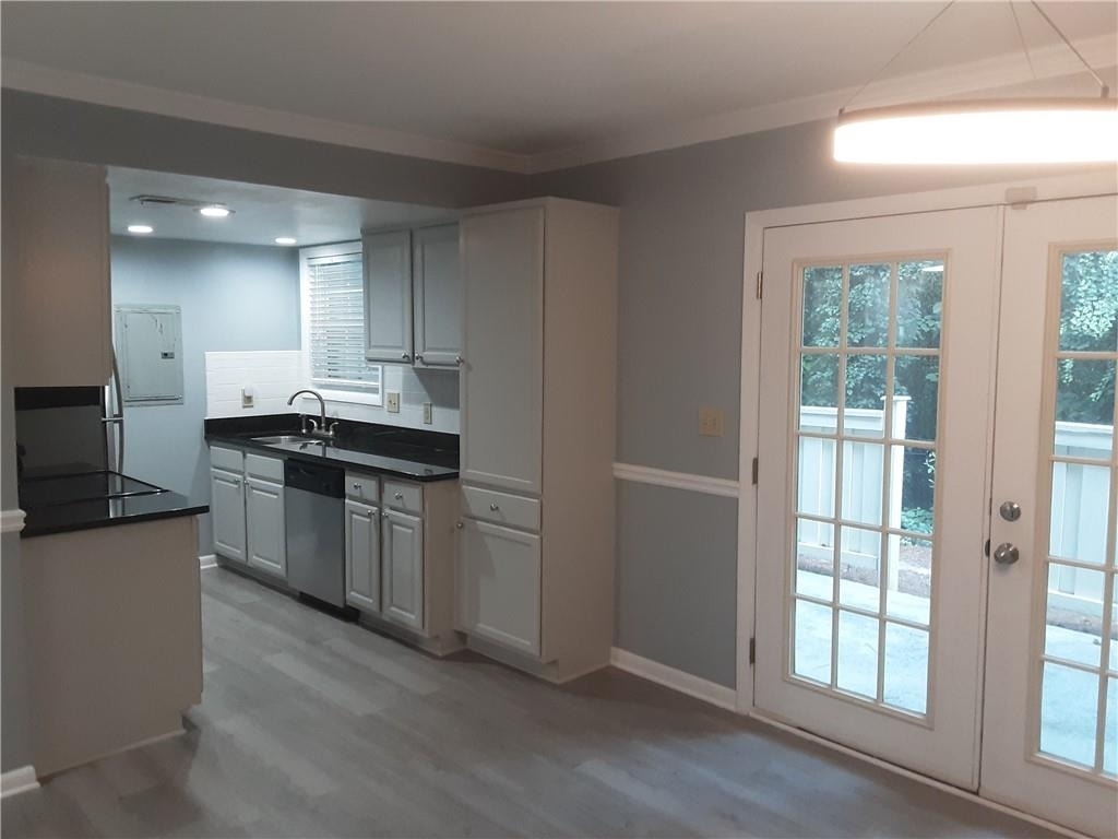 6900 Roswell Road - Photo 1