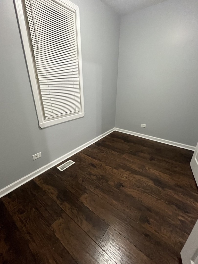8253 S Brandon Avenue - Photo 5