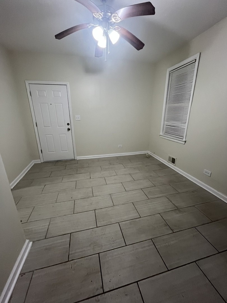 8253 S Brandon Avenue - Photo 2