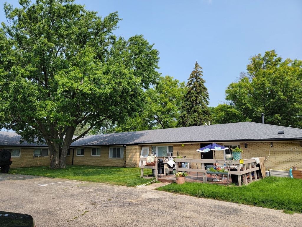 908 Greenbrier Road - Photo 1