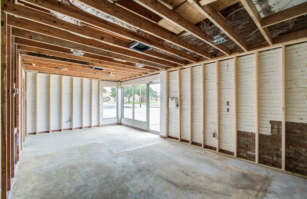 401 E Main Street - Photo 8