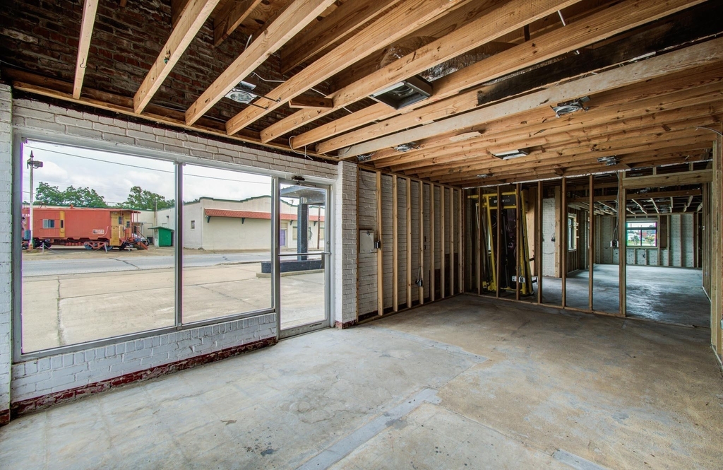 401 E Main Street - Photo 10