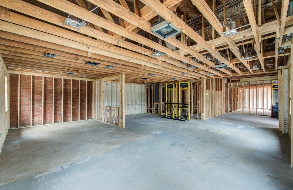 401 E Main Street - Photo 12