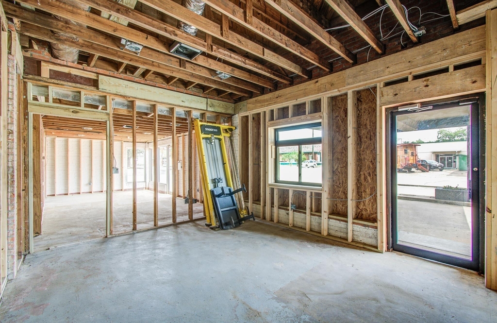 401 E Main Street - Photo 7