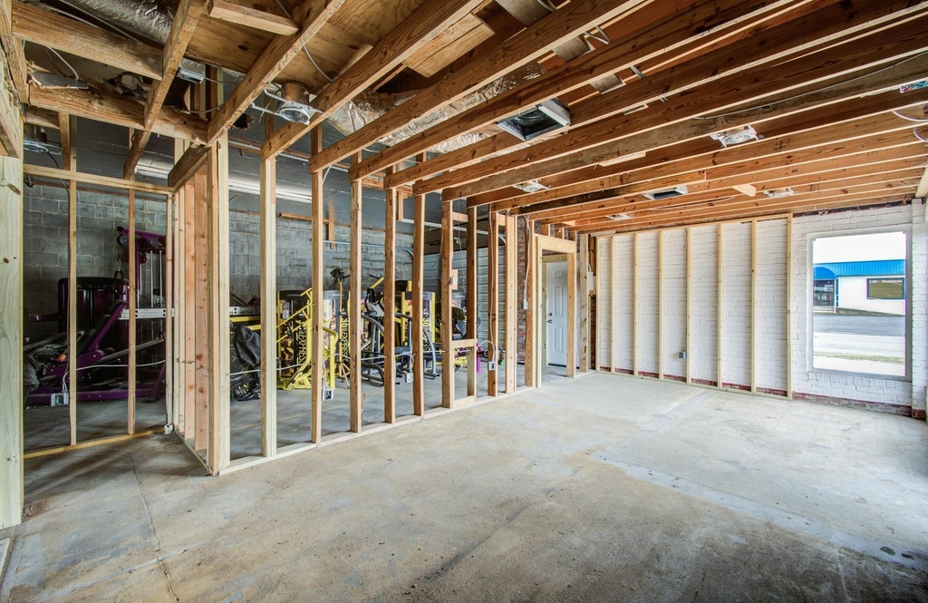 401 E Main Street - Photo 14