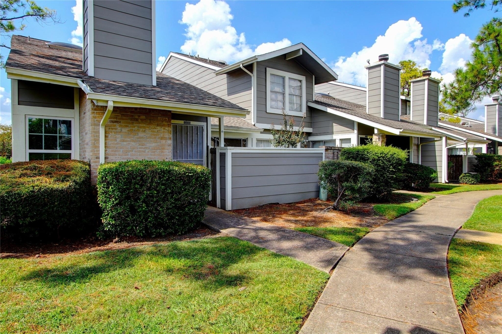 12220 Coppertree Lane - Photo 0