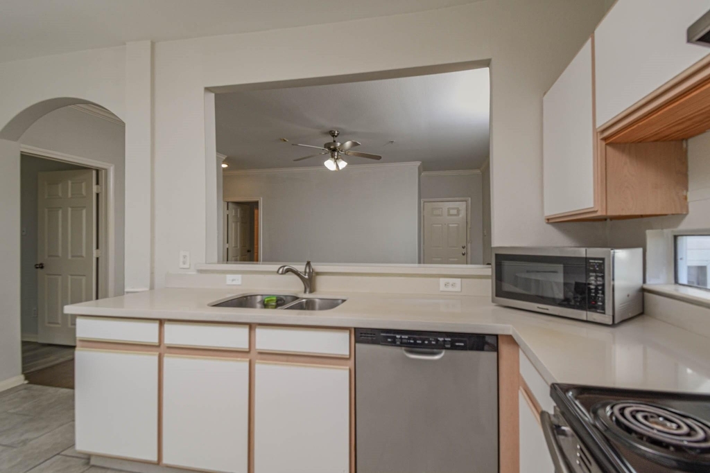 6289 Wilcrest Drive - Photo 6