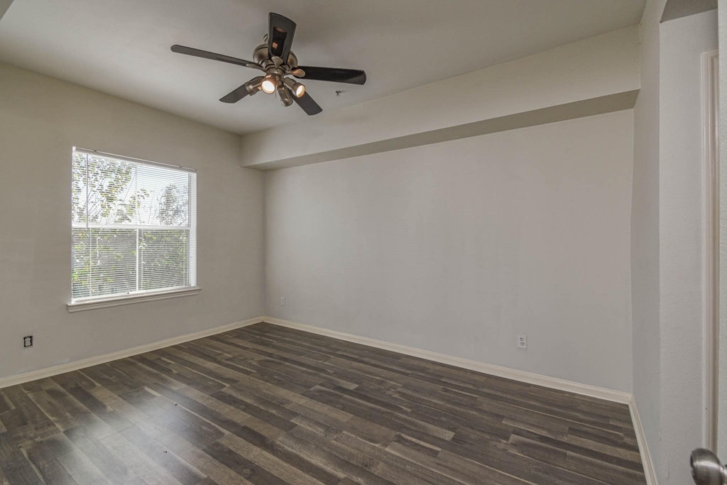 6289 Wilcrest Drive - Photo 8