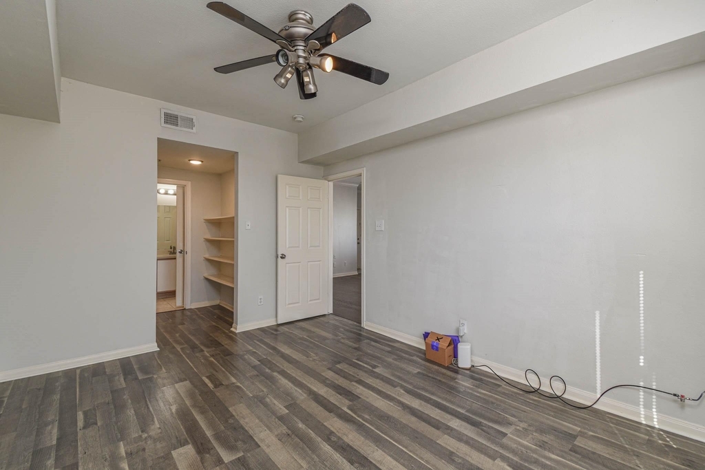 6289 Wilcrest Drive - Photo 10