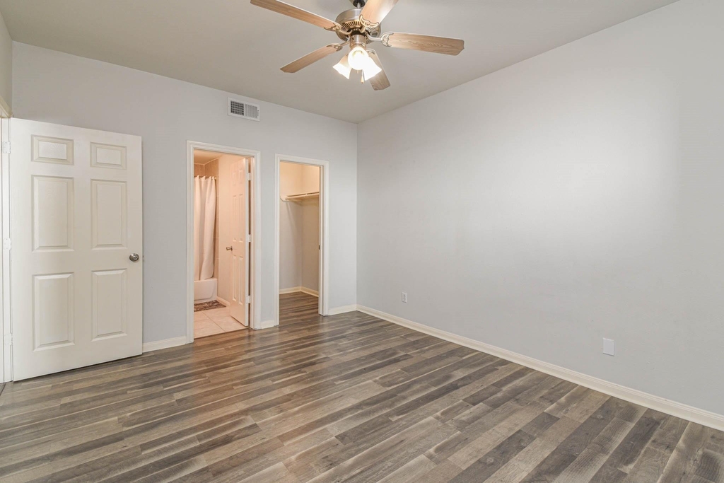 6289 Wilcrest Drive - Photo 11