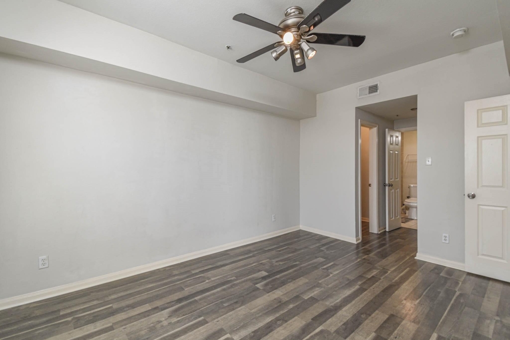 6289 Wilcrest Drive - Photo 9
