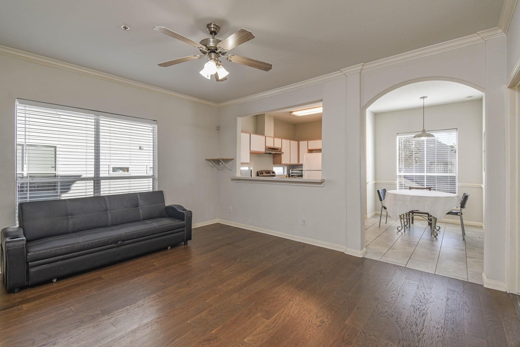6289 Wilcrest Drive - Photo 2