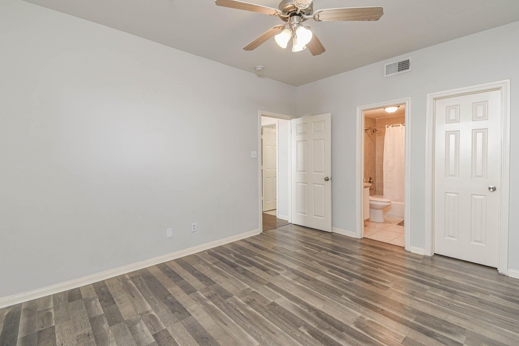 6289 Wilcrest Drive - Photo 12