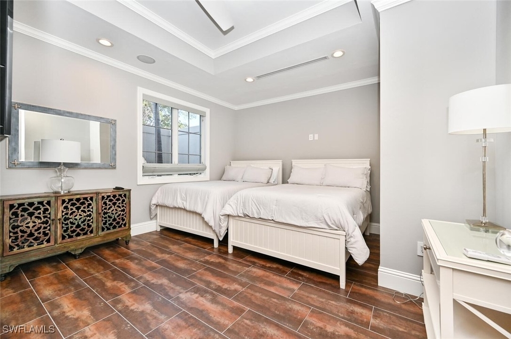 433 5th Street S - Photo 5