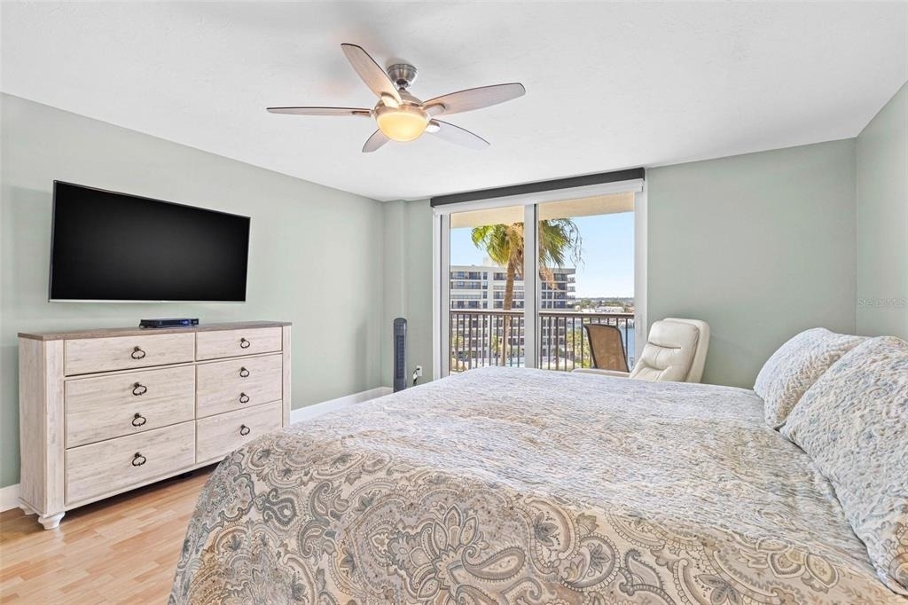 1660 Gulf Boulevard - Photo 17