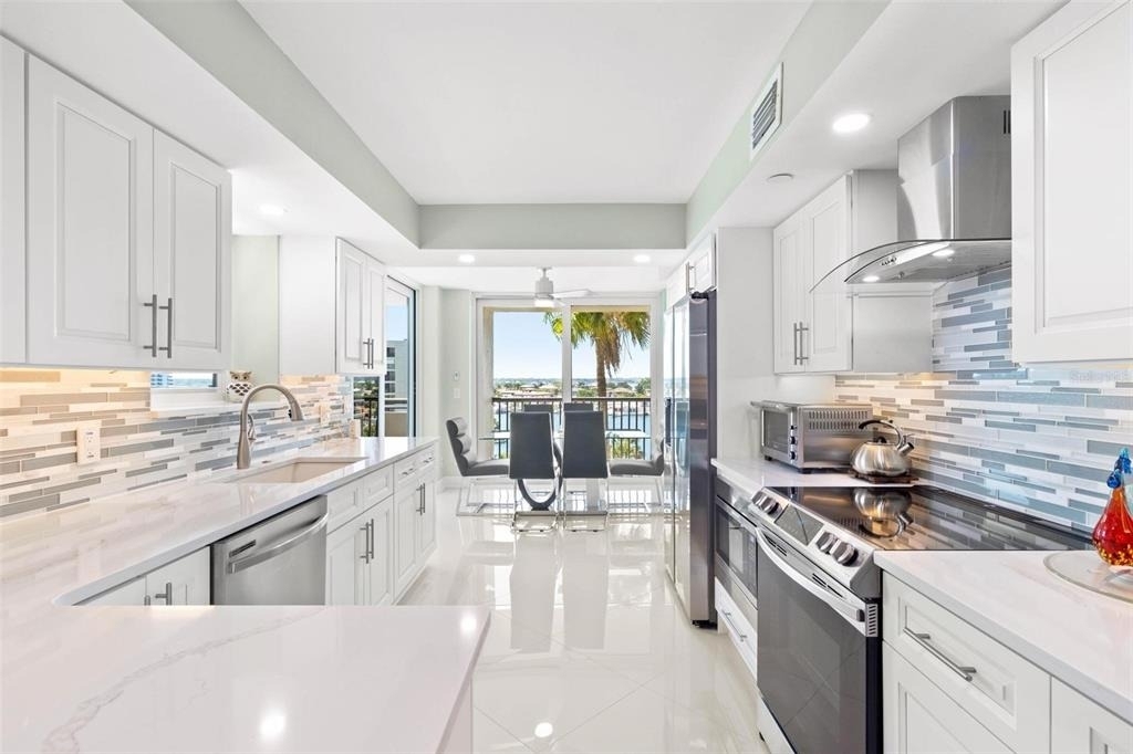 1660 Gulf Boulevard - Photo 9