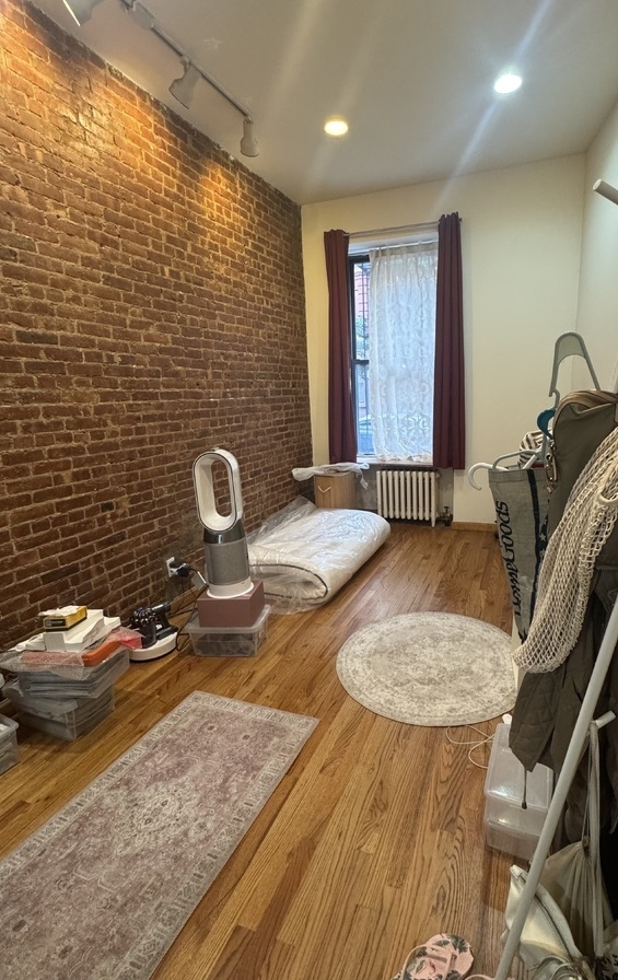 318 East 93rd Street - Photo 4